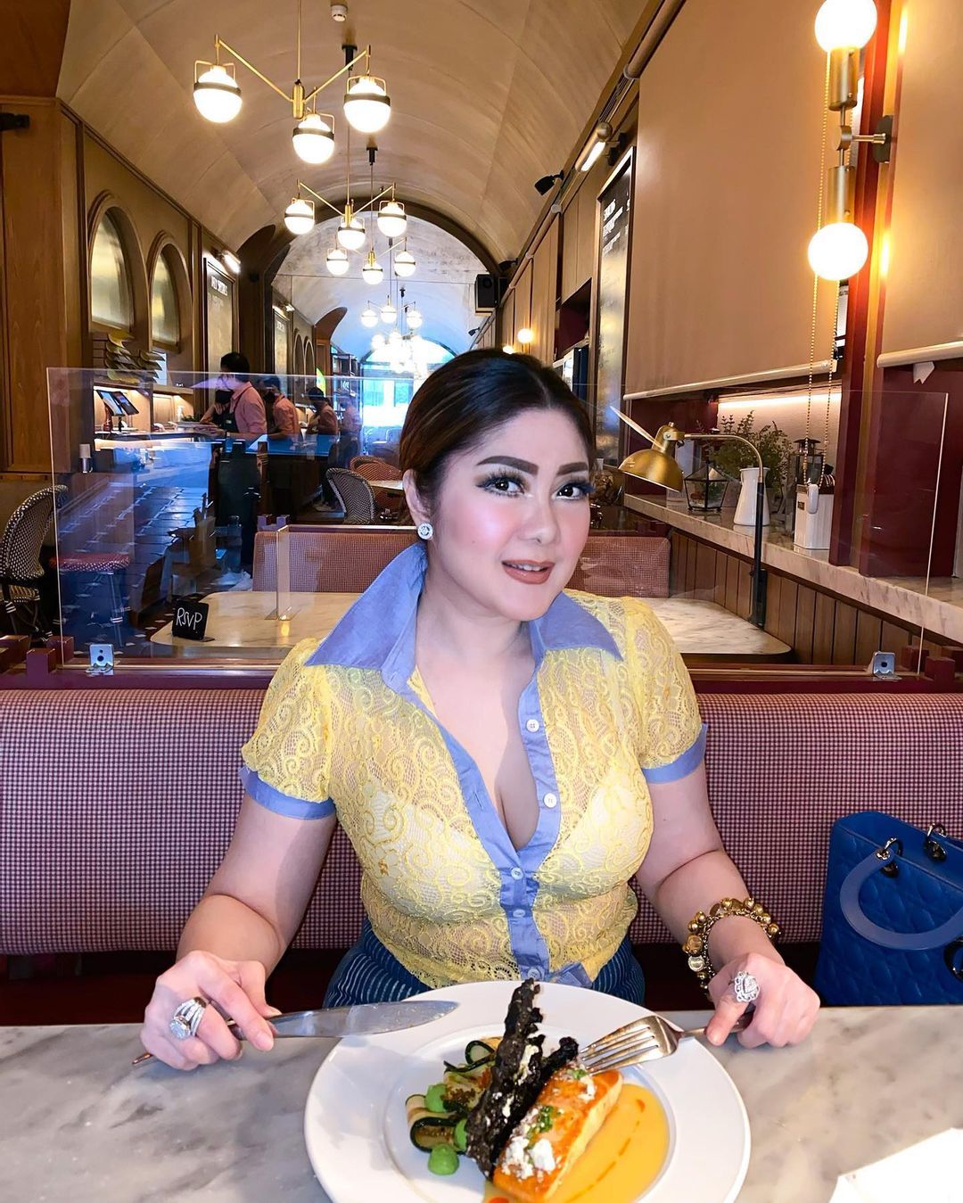 Cerita Dewasa Ketahuan ML Dengan Tante Sendiri